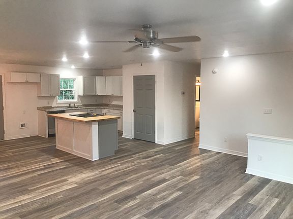 2nd image of 5 Mill Circle Dr