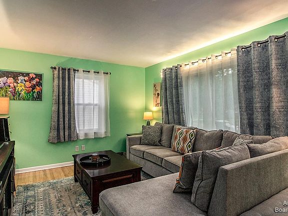 2nd image of 1156 Share Ave