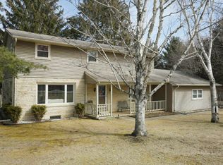 S30W30390 Sunset Dr, Waukesha, WI 53189