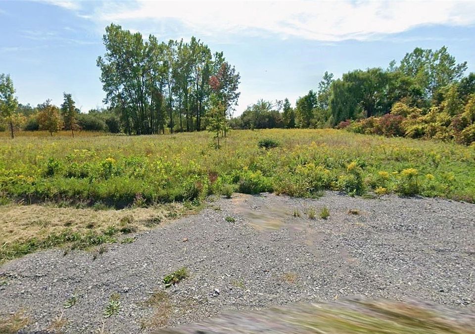 2nd image of 9815 Lapp Rd