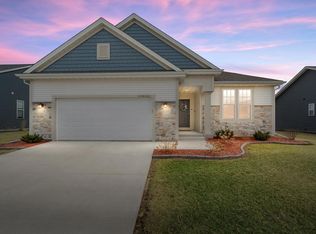 W218N16022 Tiger Lily DRIVE, Jackson, WI 53037