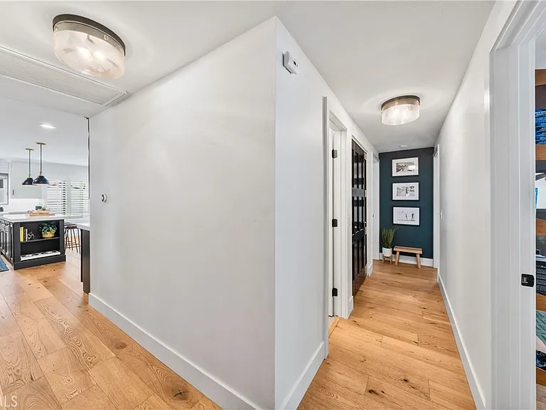8541 Kelso Dr — Photo 18