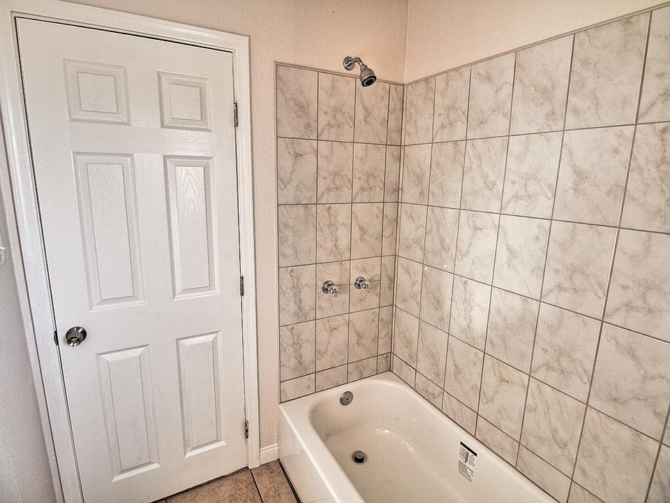 1st image of 610 E 99th St