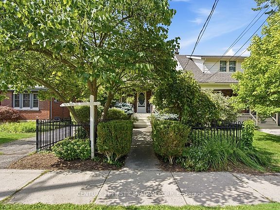 2nd image of 444 Grosvenor St