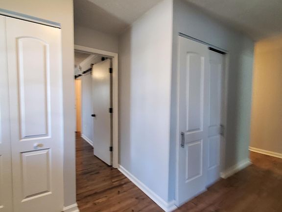 5th image of 4525 Graves Dr