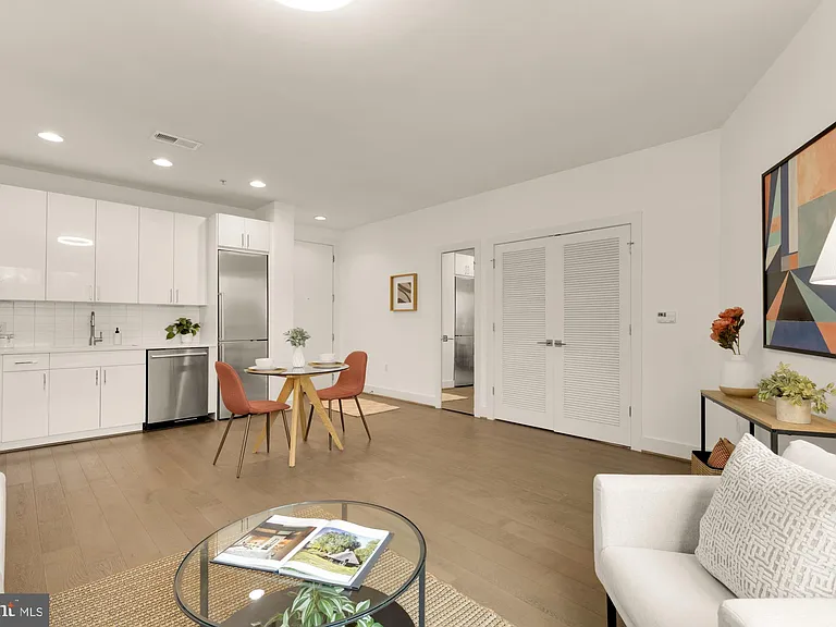 1500 Pennsylvania Ave SE #305 — Photo 7