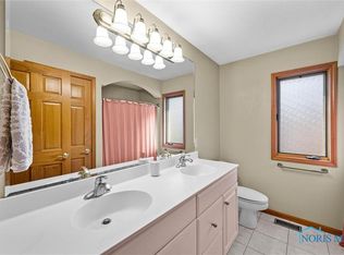 7880 Quail Creek Rd, Maumee, OH 43537