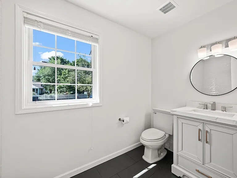 650 W Lincoln St — Photo 22