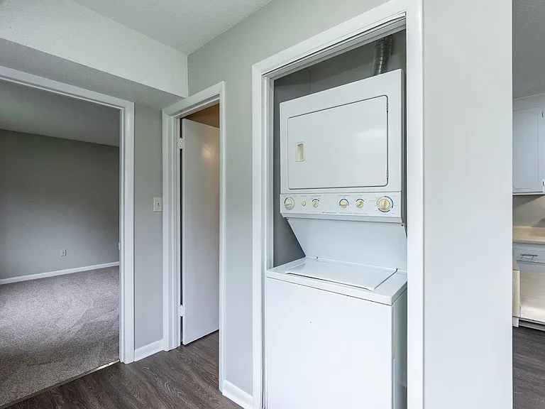 Ligon Apartments- 2900 Ligon St — Photo 7