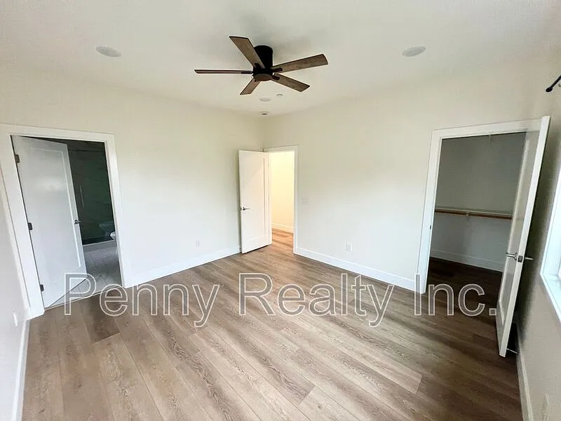 3 bed, 2.0 bath, 1181 sqft, $3,195 — Photo 4