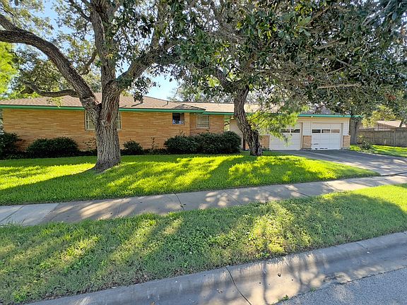 5th image of 360 Williamson Pl