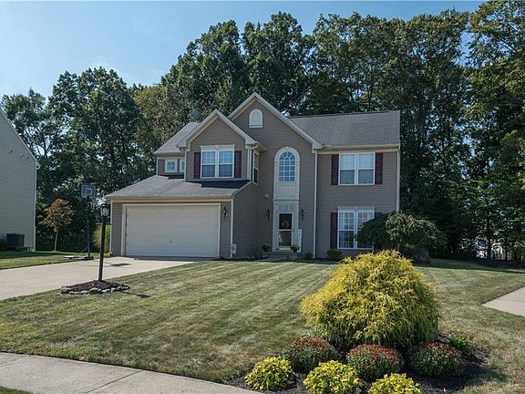 3rd image of 3736 Woodglen Ave