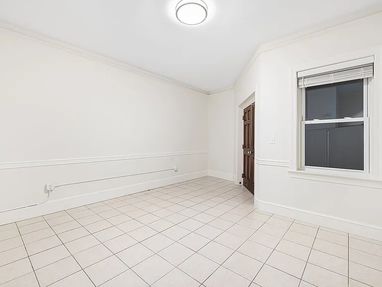 54 Sutton St #3 — Photo 10