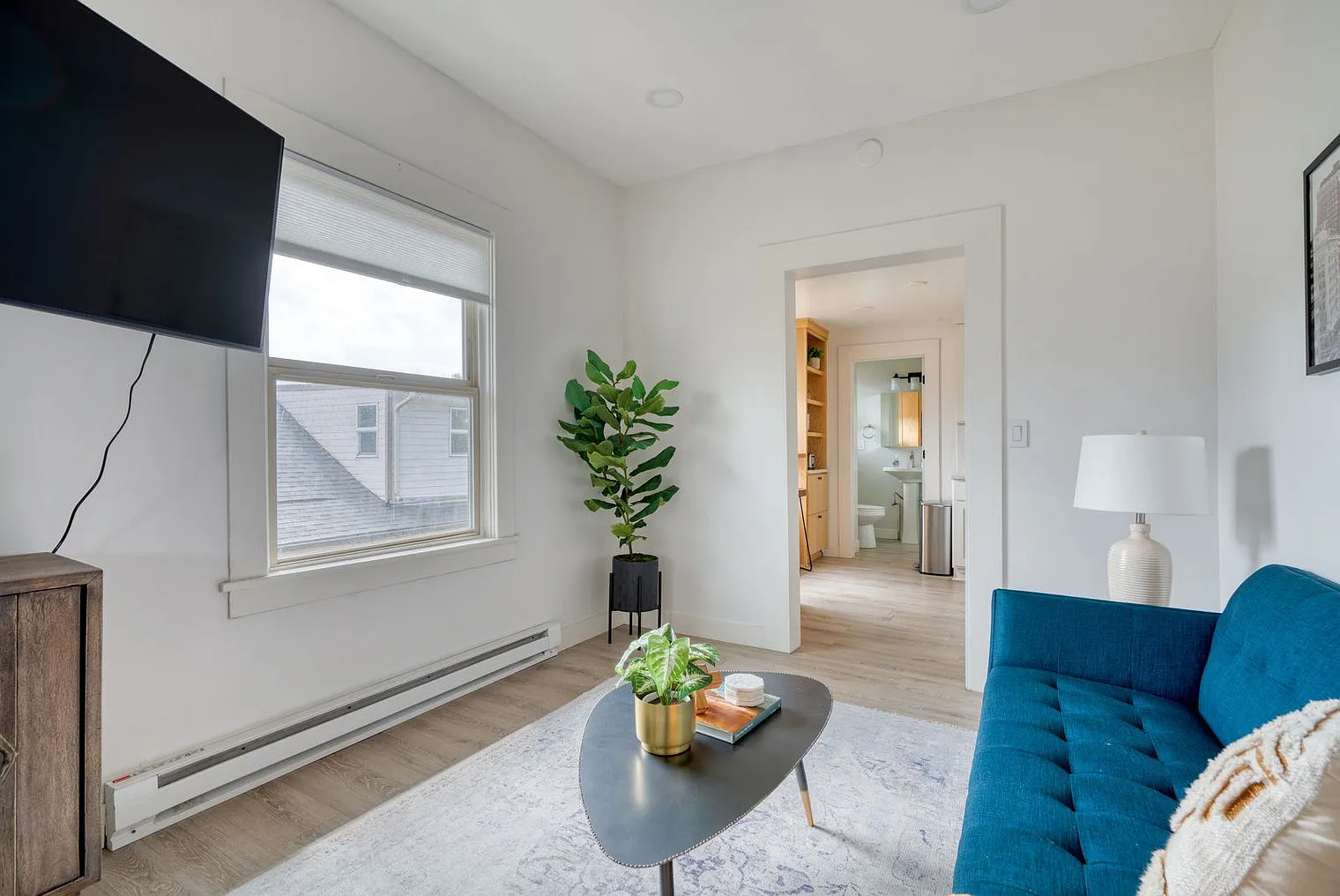 1 bed, 1.0 bath, 495 sqft, $2,411 — Photo 3