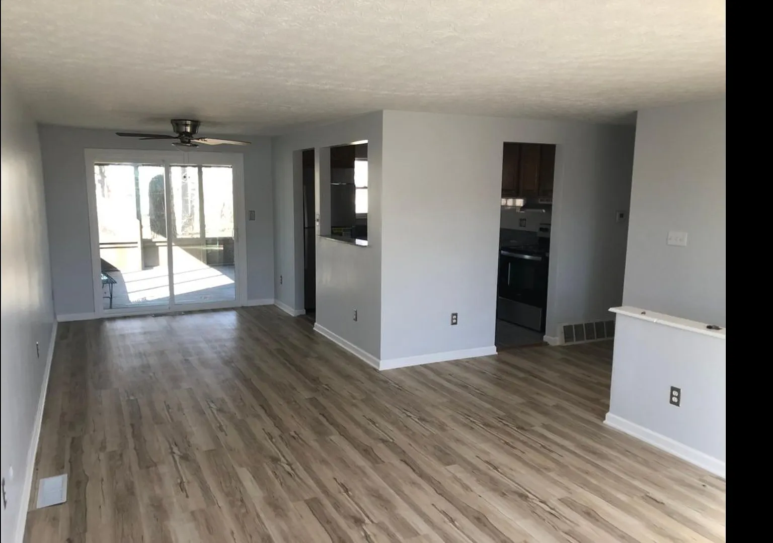 3 bed, 1.5 bath, 1400 sqft, $2,295 — Photo 4