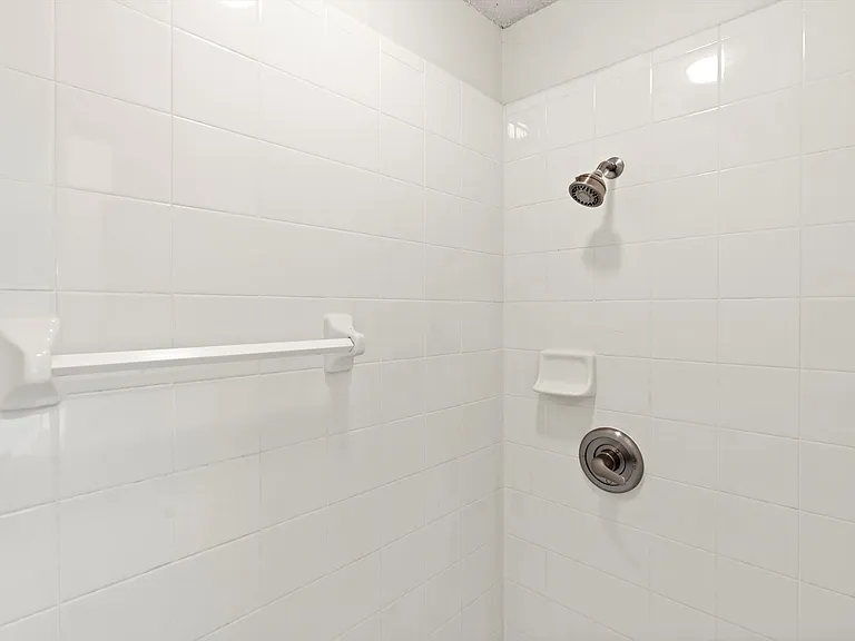12756 Bentwater Dr — Photo 16