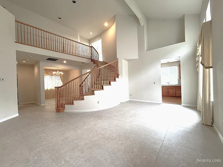 186 El Rancho Dr — Photo 2