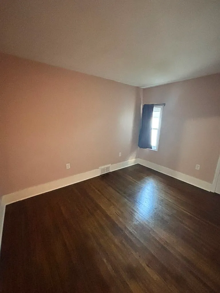 2 bed, 1000 sqft, $1,650 — Photo 2