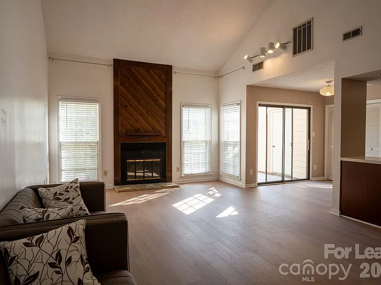 11119 Michelangelo Ct — Photo 2