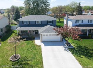 5815 Willow Creek Dr, Canton, MI 48187