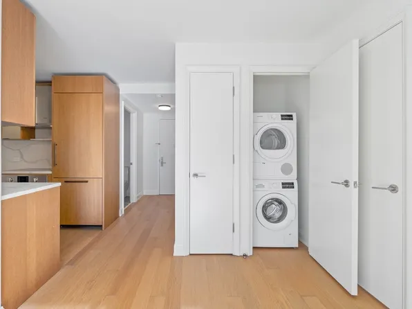 420 East 54th Street 601 image 2 of 28