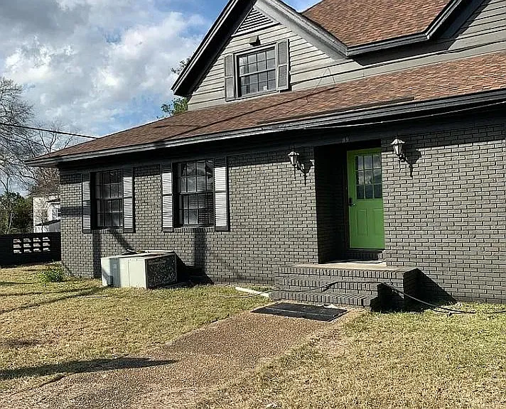 19 W Grady St #9 — Photo 1