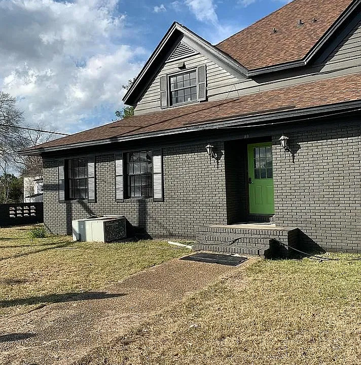 19 W Grady St #9