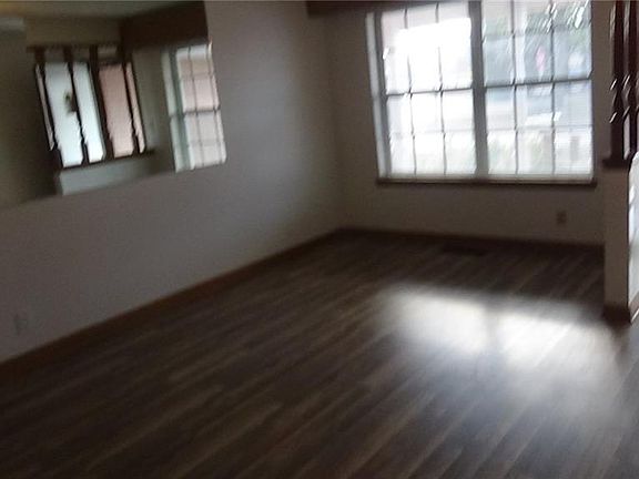 3rd image of 2233 Louise Ln