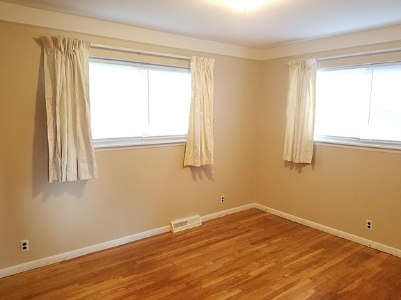 5th image of 29465 Tawas St