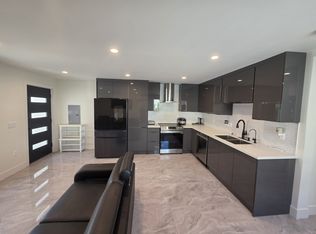 525 Stanford Rd, Burbank, CA 91504