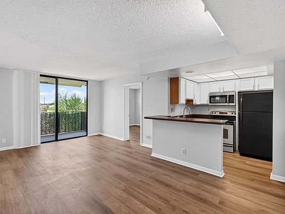 3rd image of 760 Executive Center Dr #32-12-32