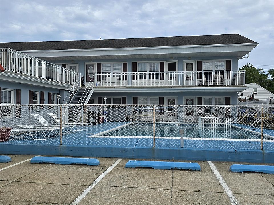 1st image of 5001 Park Blvd #13