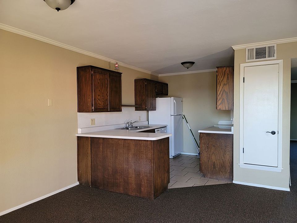 1st image of 6817 Wolflin Ave #106