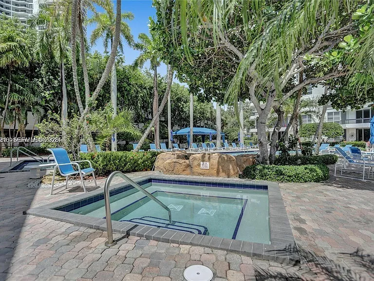 3600 Mystic Pointe Dr #1111 — Photo 36