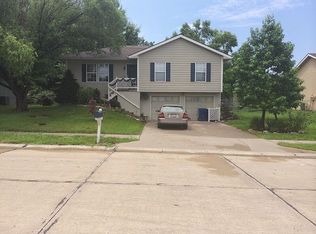 706 N Jesse St, Kearney, MO 64060