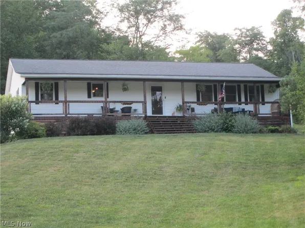 365 Camp Ln, New Concord, OH 43762