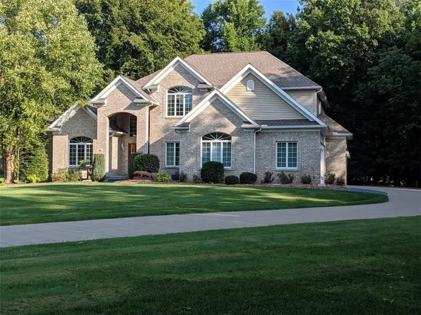 4348 Colt Ln, Erie, PA 16506