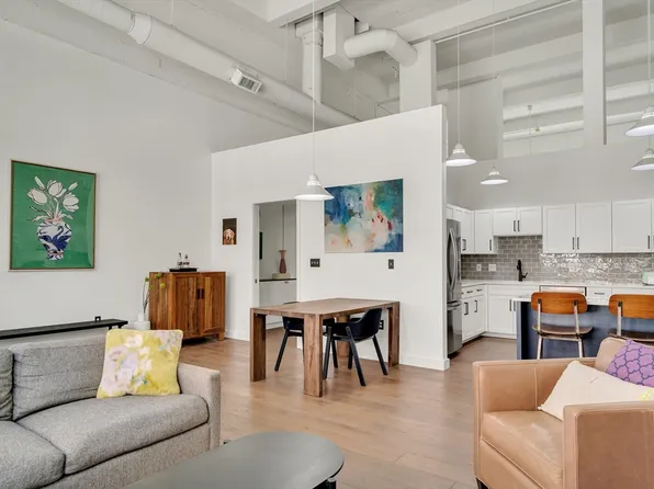165 Chestnut Hill Ave APT 3, Brighton, MA 02135
