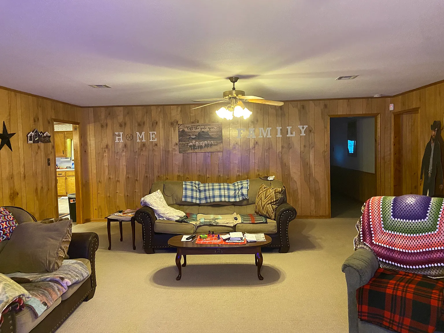 3 bed, 2.5 bath, 2885 sqft, $1,800 — Photo 3