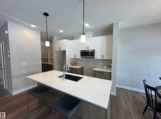 137 Hilton Cv, Spruce Grove, AB T7X0V9