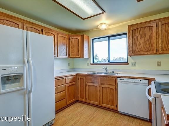 4th image of 405 NE 4th St