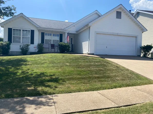 1002 Seasons View Dr, Fenton, MO 63026