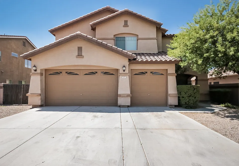 805 E Megan Dr