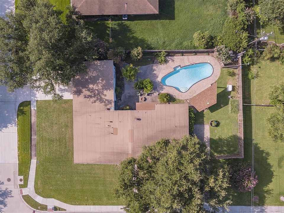 1st image of 16 20th Ave N