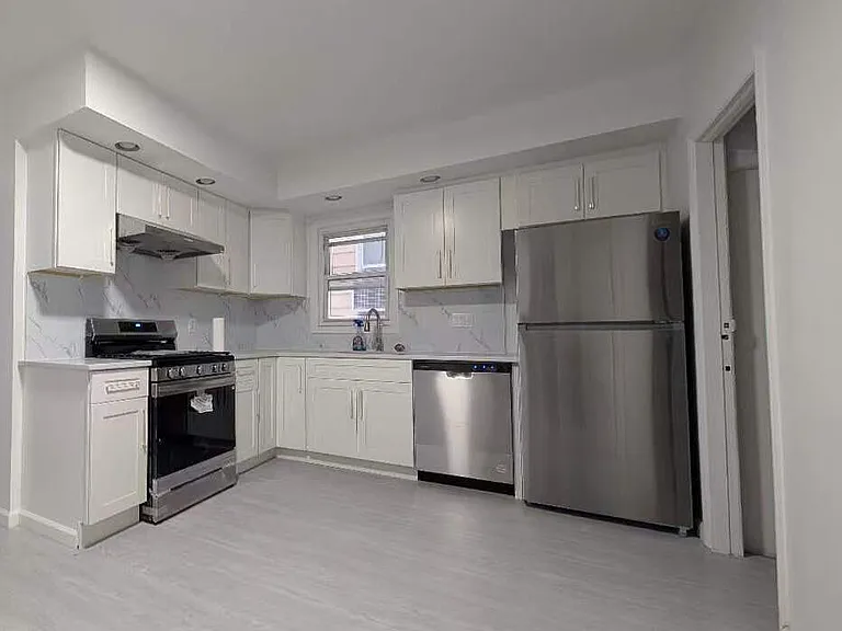 60 Maple Pkwy — Photo 4
