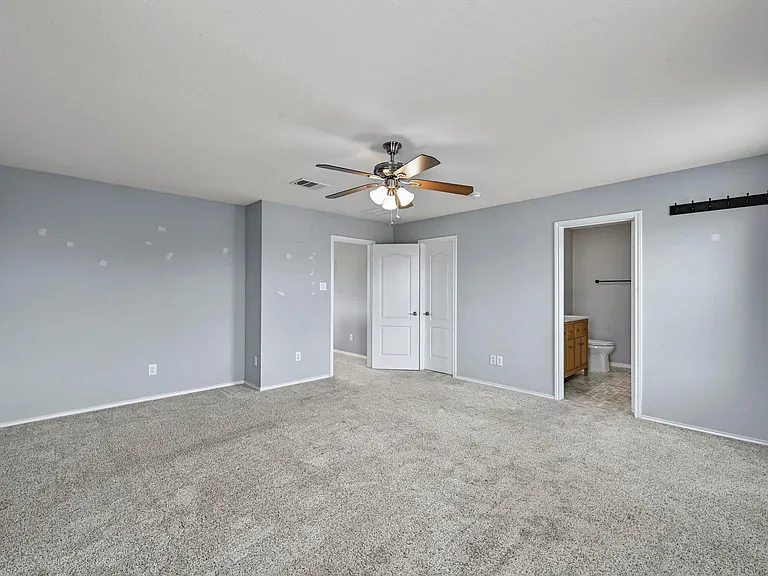 214 Briarwood Dr — Photo 17