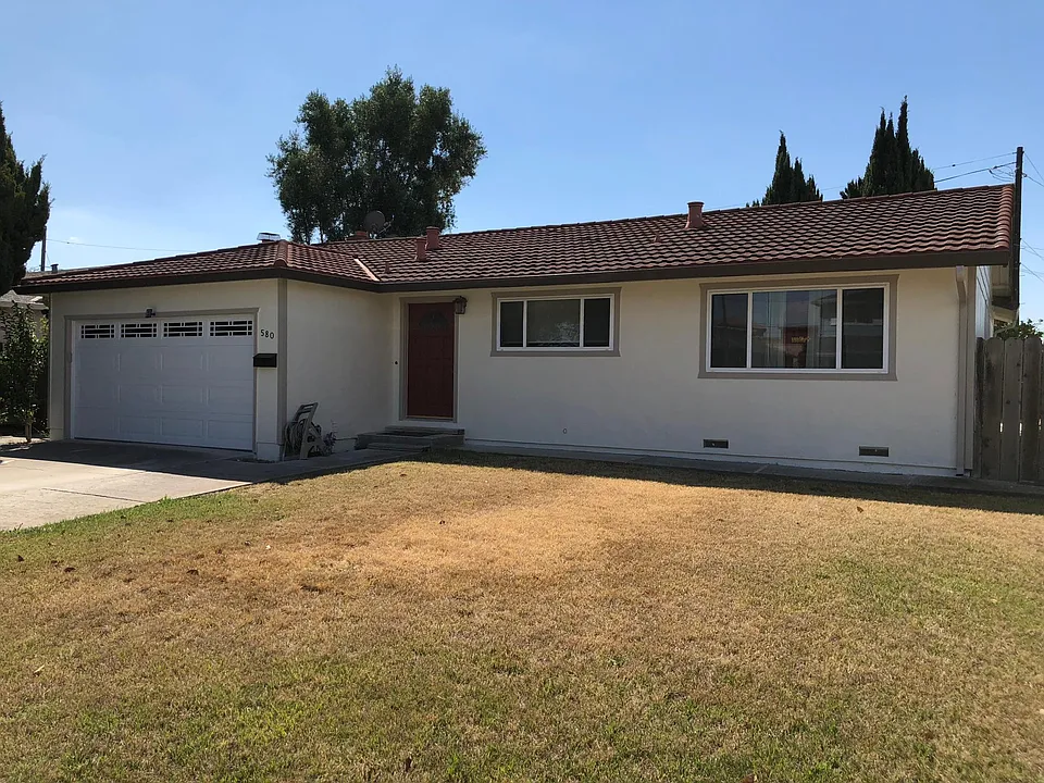 580 Bellwood Dr
