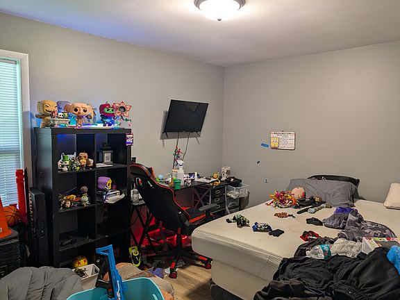 5th image of 2312 Mary Lou Dr