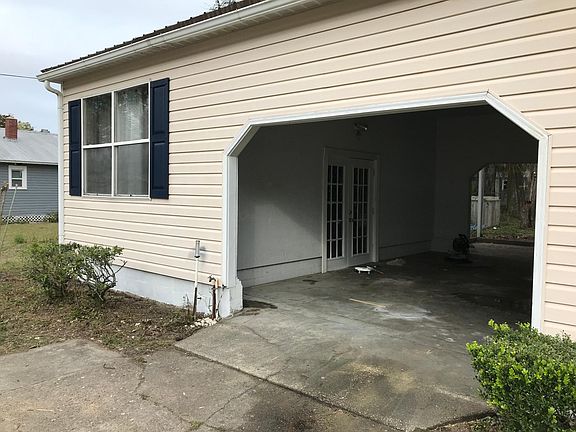 5th image of 303 NW Irma Ave