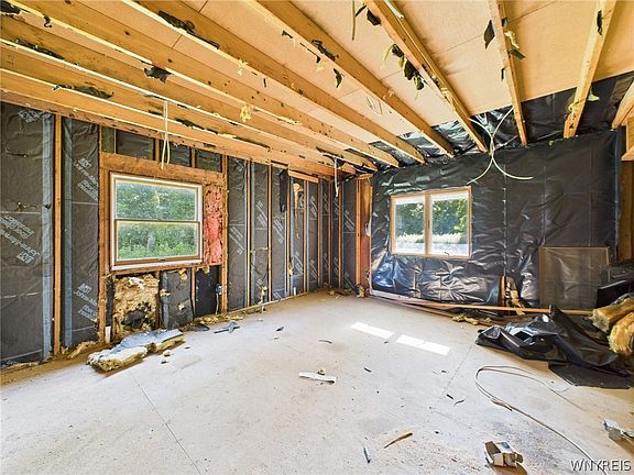 5th image of 9279 Lake Ave